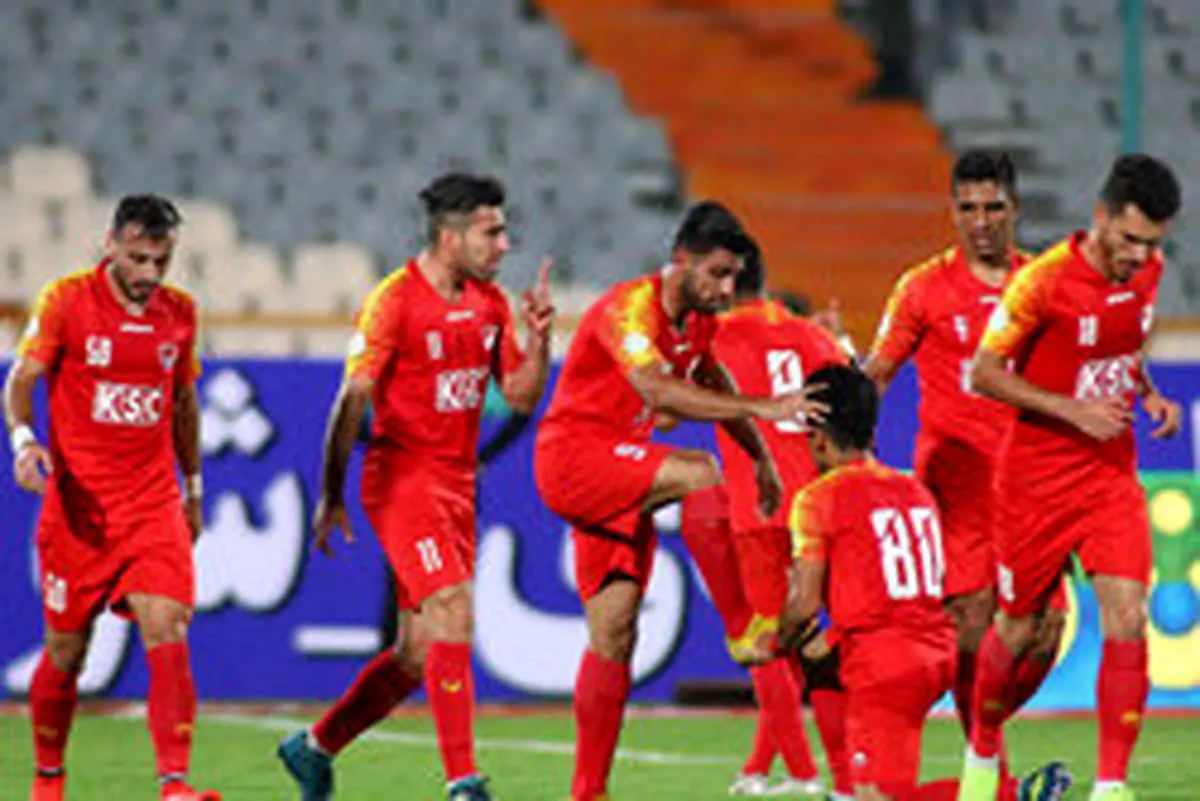فولاد از پرسپولیس سبقت گرفت