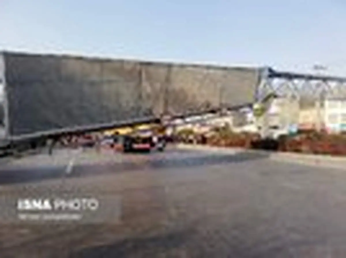 سقوط پل عابر پیاده در مشهد