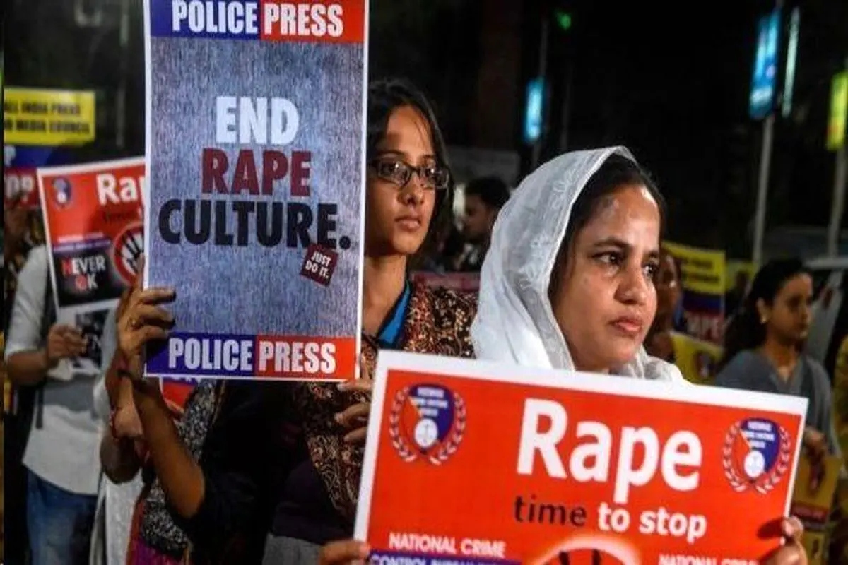 هندی ها دوباره یک زن قربانی تجاوز را زنده سوزاندند