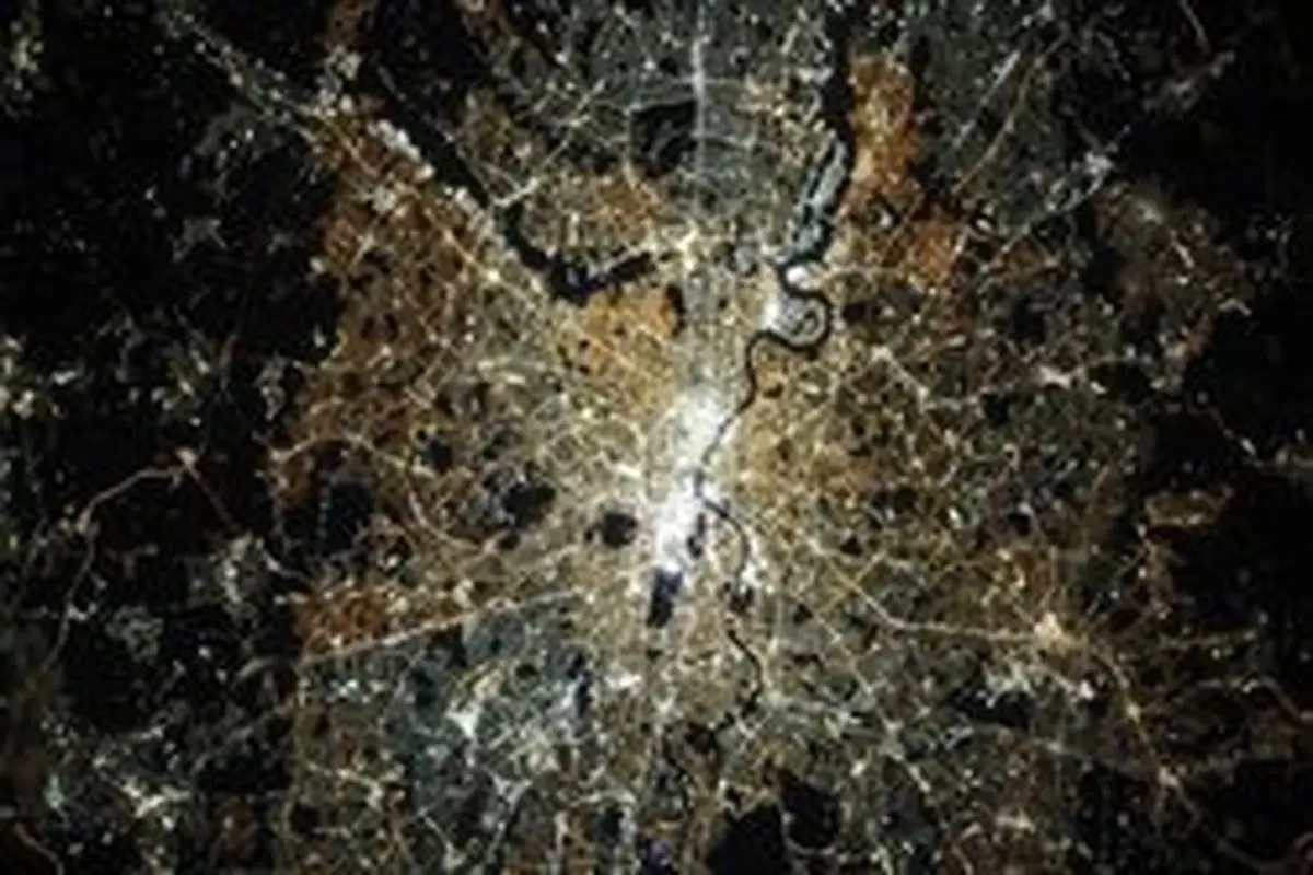 عکس روز ناسا؛ درخشش لندن از فضا