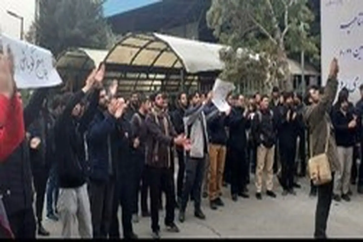 تجمع پراکنده عده‌ای در چند دانشگاه تهران