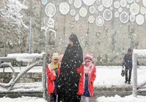 تعطیلی مدارس این شهر به دلیل بارش برف سنگین