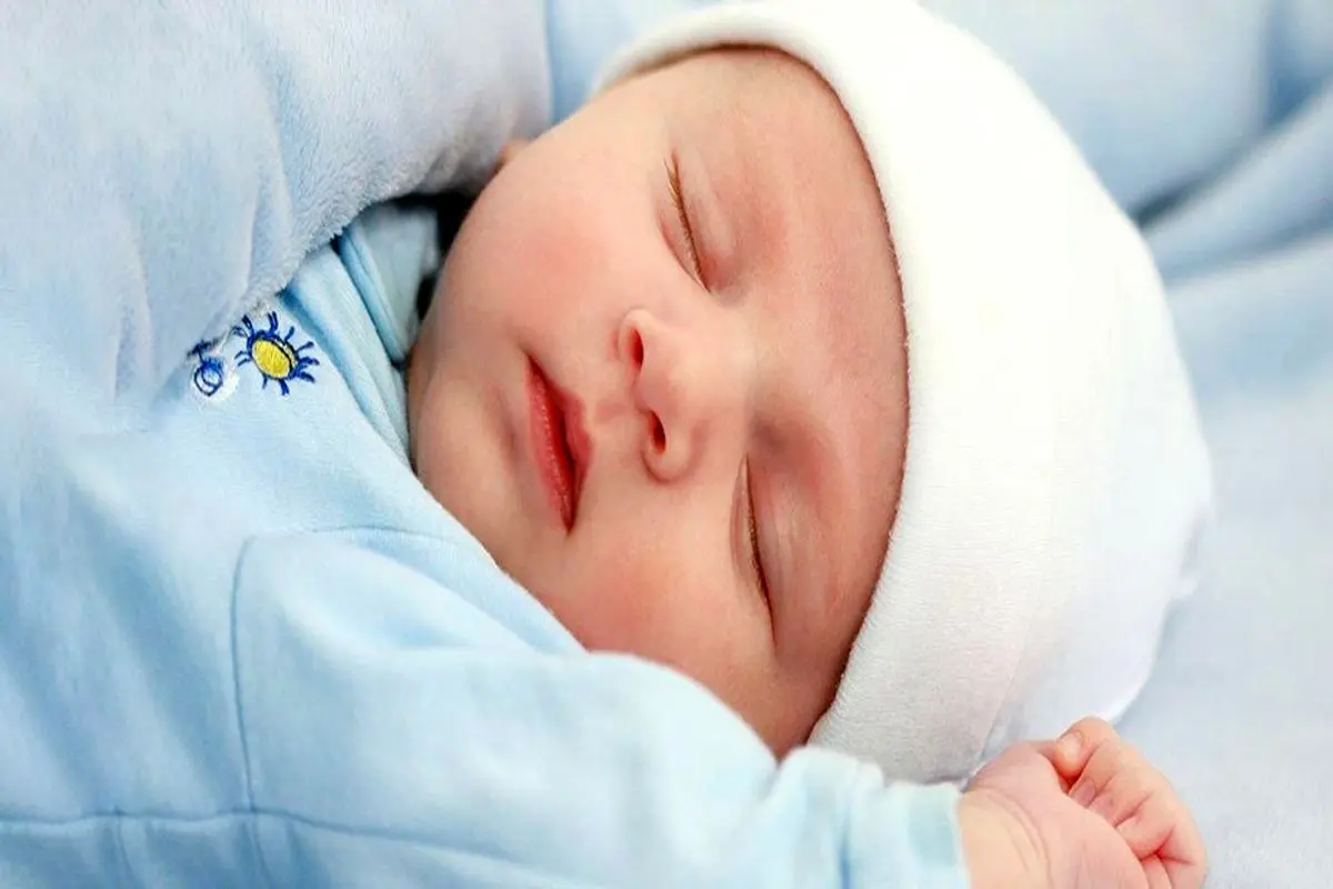 پوشاندن کلاه به نوزاد، تا چه زمانی لازم است؟