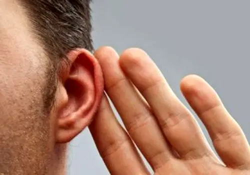 کاهش شنوایی در میانسالی می‌تواند خطر زوال عقل را افزایش دهد
