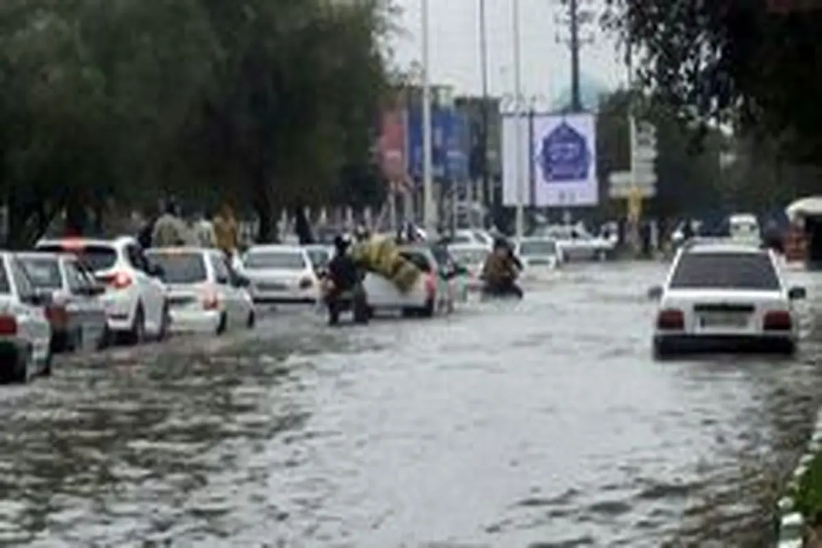 بارش شدید باران در خوزستان/اسکان ۲۷ خانوار و آماده‌باش ۲۰ تیم هلال‌احمر