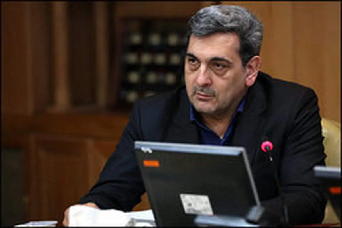 حناچی ادعای تخلیه تهران به دلیل آلودگی هوا را تکذیب کرد