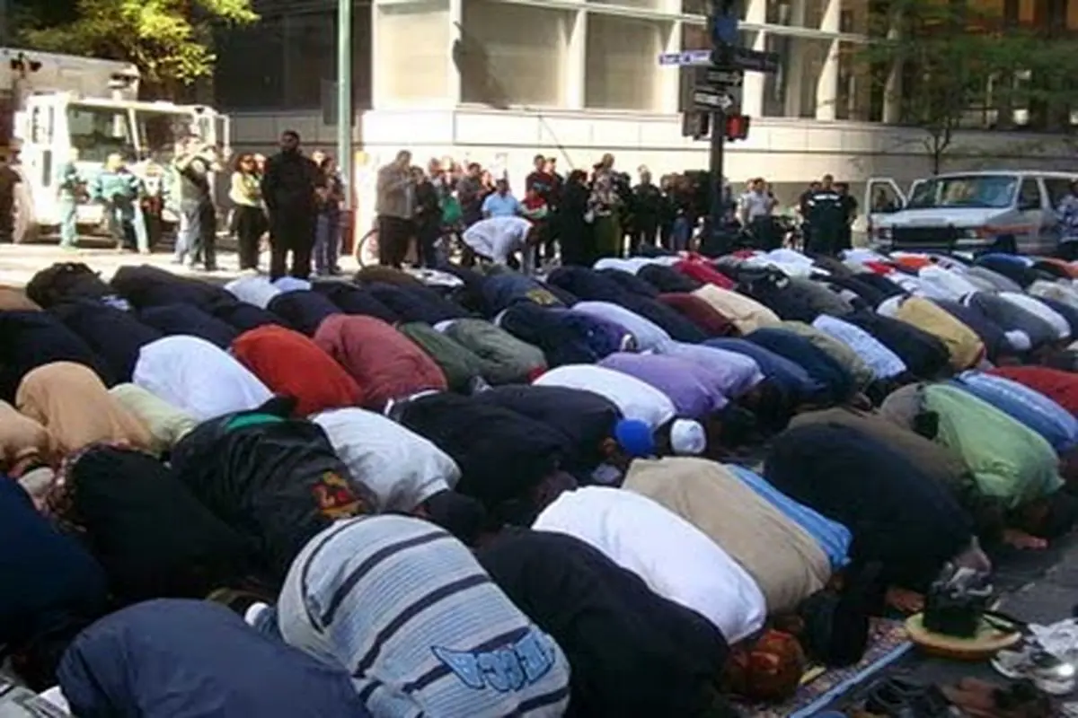 گزارش تصویری: نماز در خیابان مدیسون نیویورک ایالات متحده آمریکا