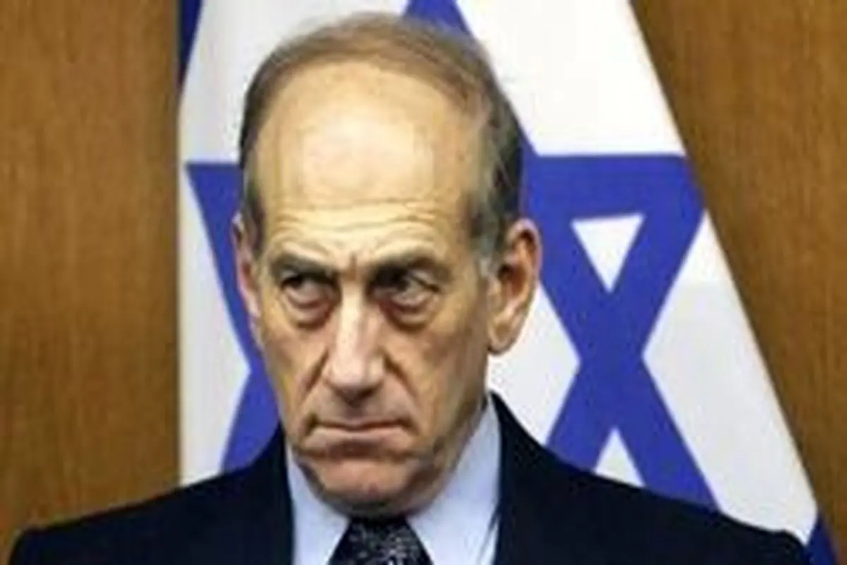 اولمرت: نتانیاهو و خانواده‌اش مجرم هستند