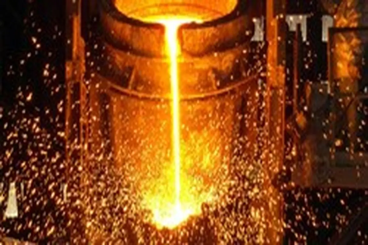 هفت مصدوم در حریق کارخانه فولاد شمس میبد