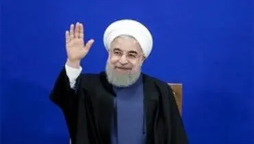 عکس روحانی با هنر کاشی کاری ایرانی در موزه کوالالامپور