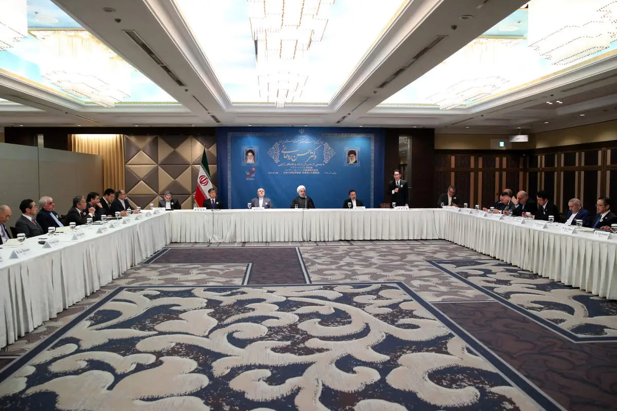 روحانی: آمریکایی‌ها ناچارند راه پر از ضررِ تحریم‌ها را رها کنند