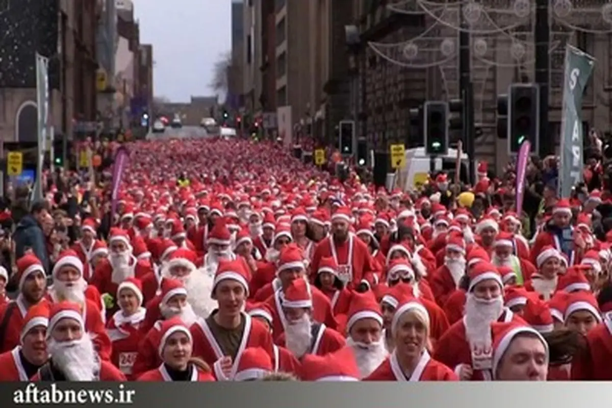 رژه هزاران بابانوئل در اروپا