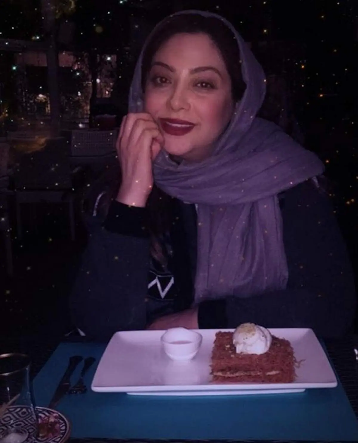 مریم سلطانی در کافی شاپ