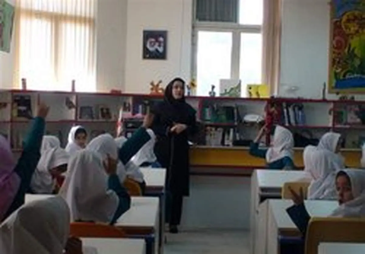 یک فوریت طرح رفع ابهام قانون استخدام معلمان حق التدریسی‌ تصویب شد