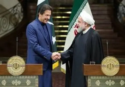 عکسی پر مفهوم از رهبر انقلاب در خیابان های پاکستان