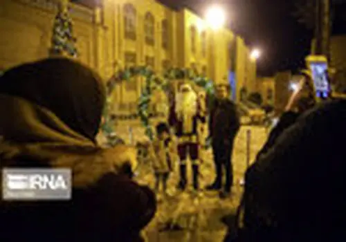 حرکت عجیب مردم اصفهان مقابل کلیسا وانک در شب کریسمس+فیلم