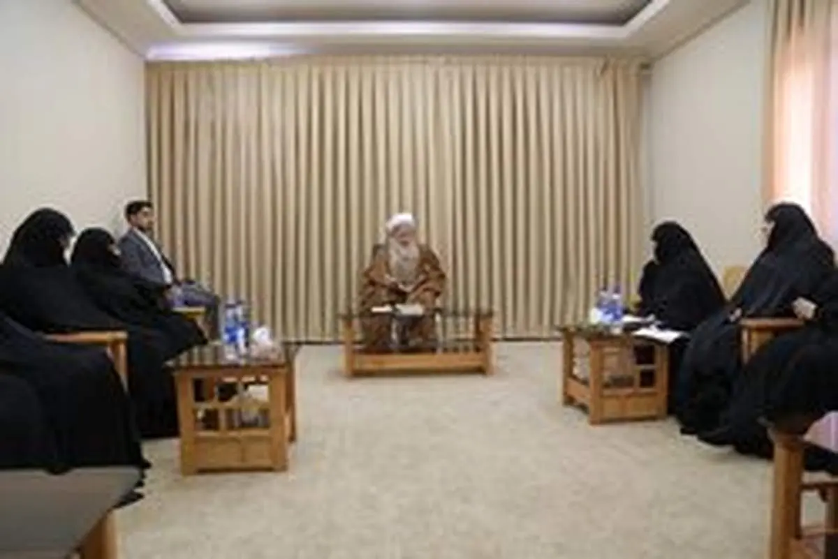 آیت الله جوادی آملی:غربیها نباید برای بشر تصمیم بگیرند، چون انسان را فانی میدانند