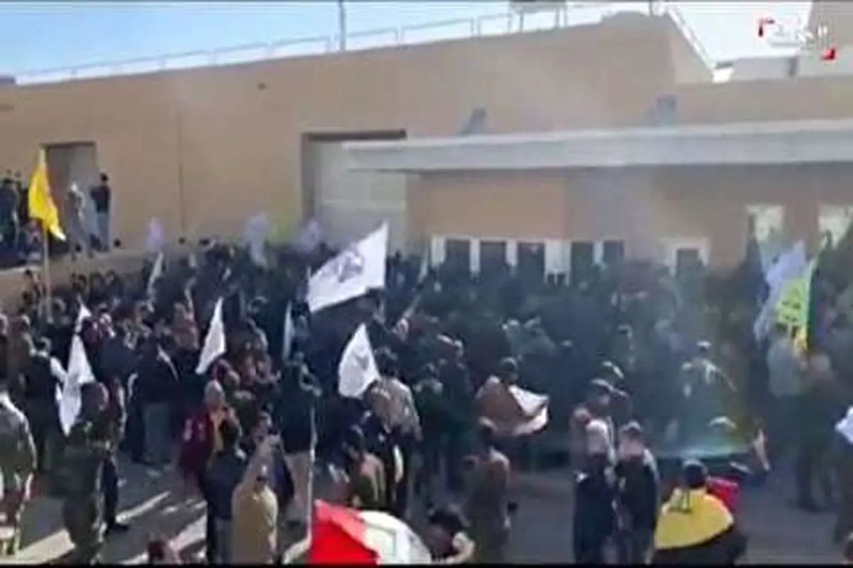 ویدیو| تظاهرات مقابل سفارت آمریکا در بغداد