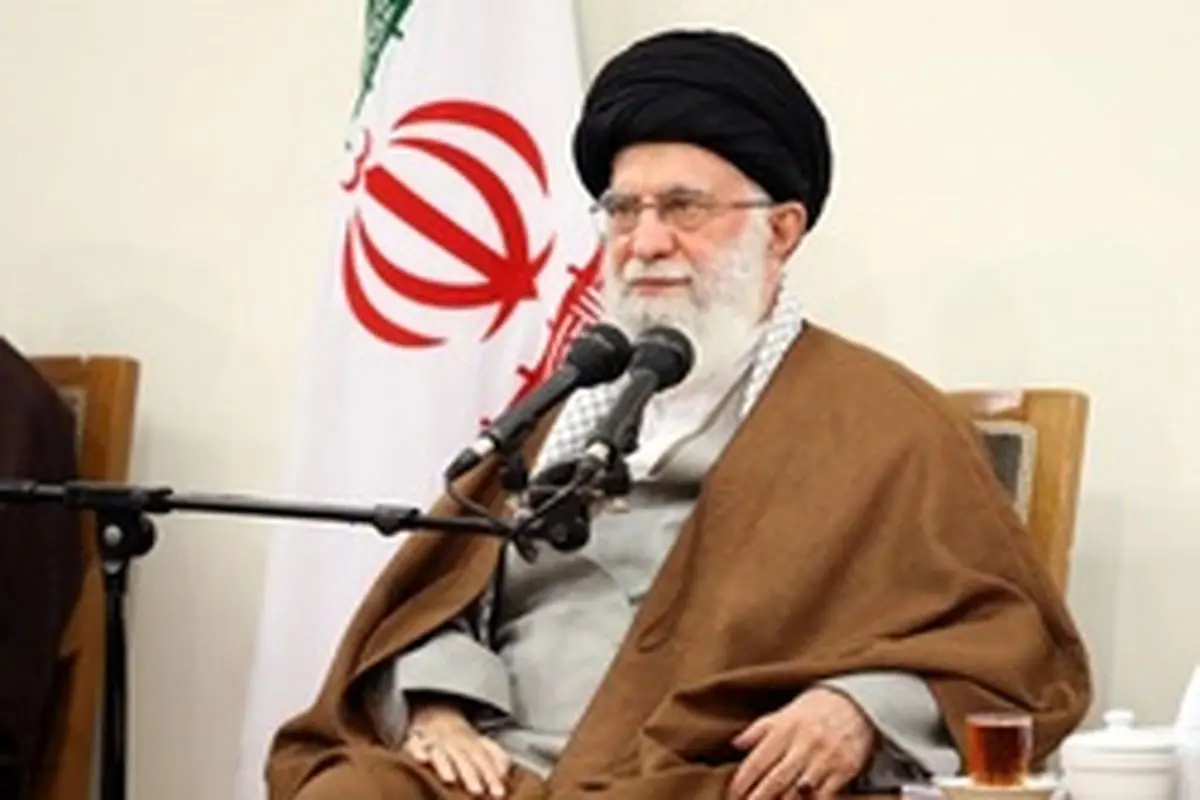 رهبر انقلاب: روحیه دفاع از حق و مجاهدت در راه خدا را در خود حفظ کنید