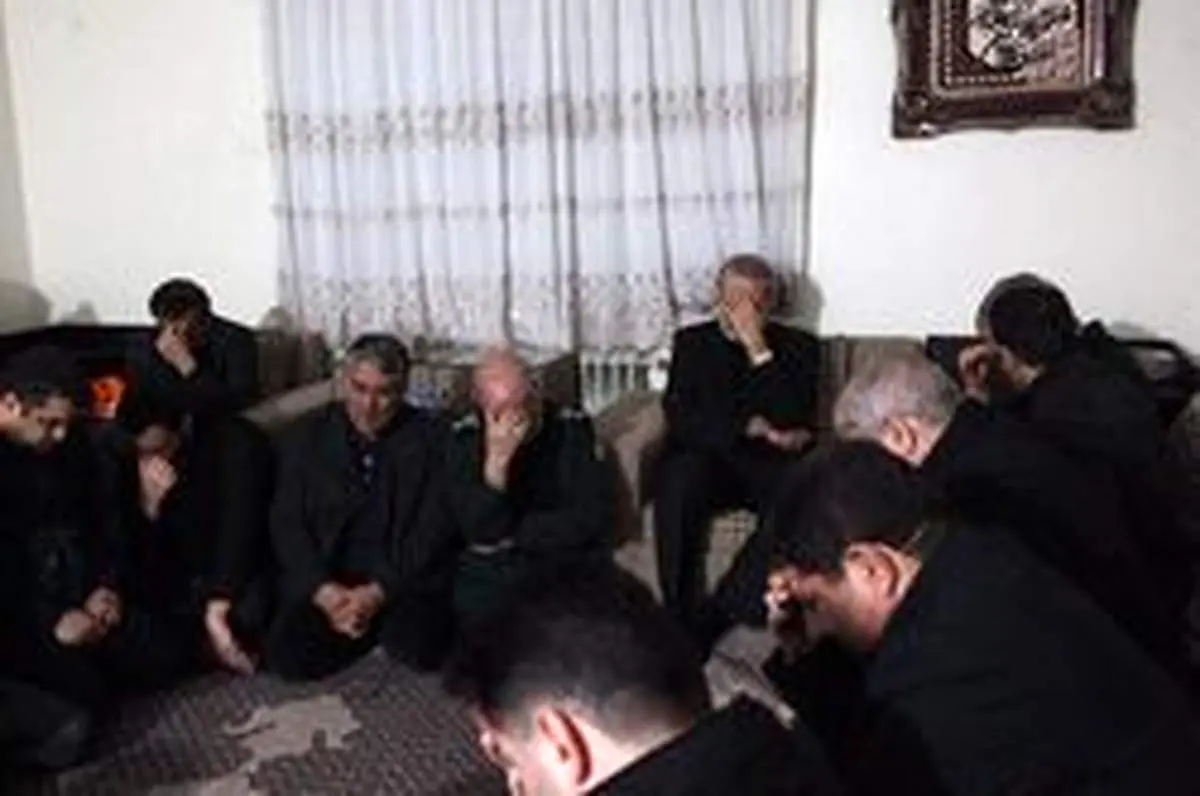 لاریجانی در منزل سردار سلیمانی حضور یافت