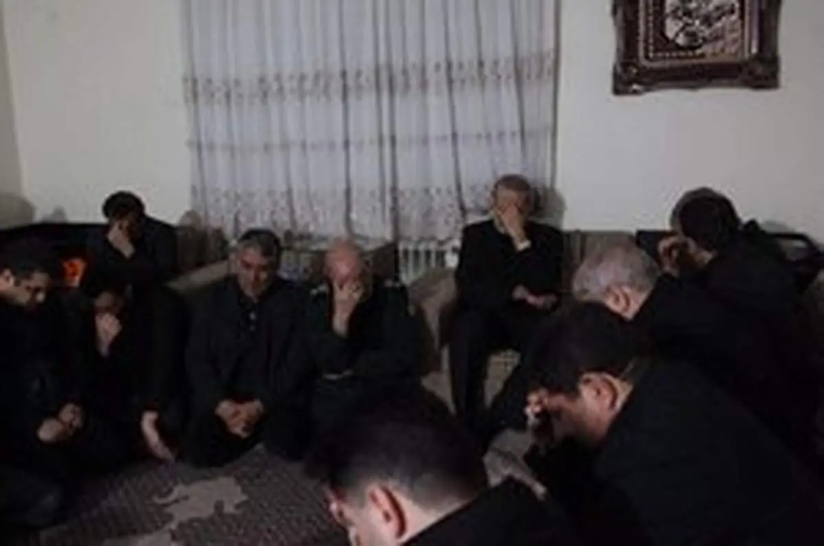 لاریجانی در منزل سردار سلیمانی حضور یافت