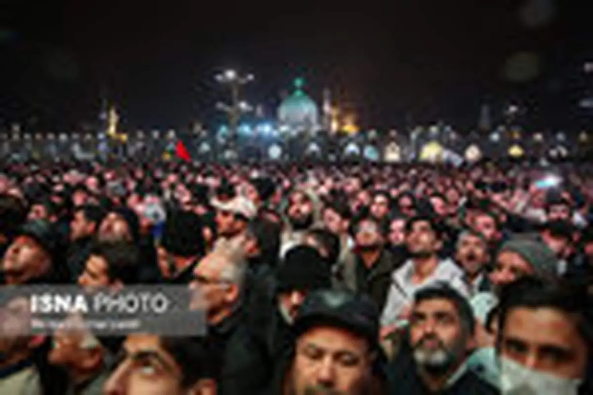 ورود پیکر سردار شهید سلیمانی و یارانش به حرم مطهر رضوی
