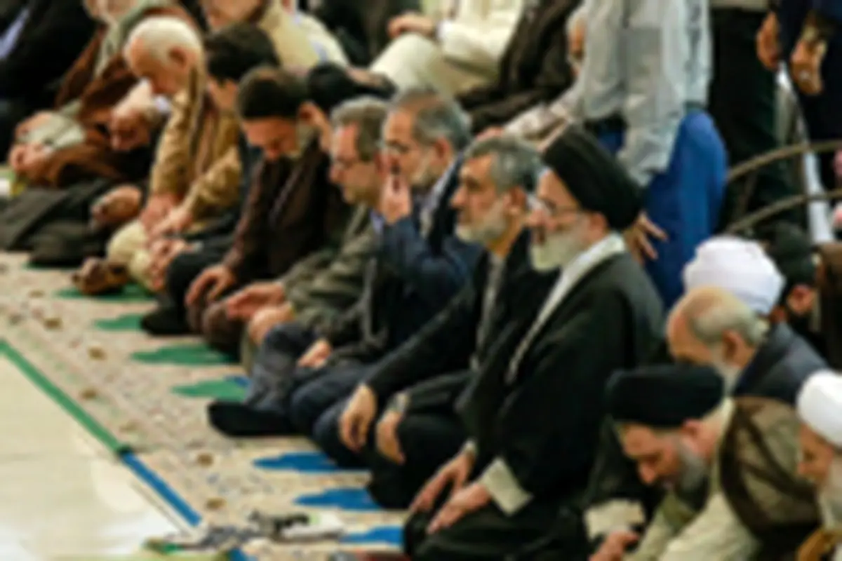حضور سردار حاجی‌زاده در نماز جمعه تهران