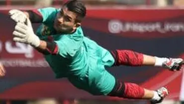 دروازه بان پرسپولیس راهی بیمارستان شد