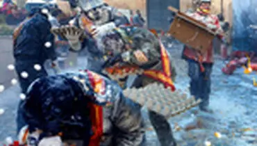 جشنواره نبرد آرد و تخم مرغ در اسپانیا