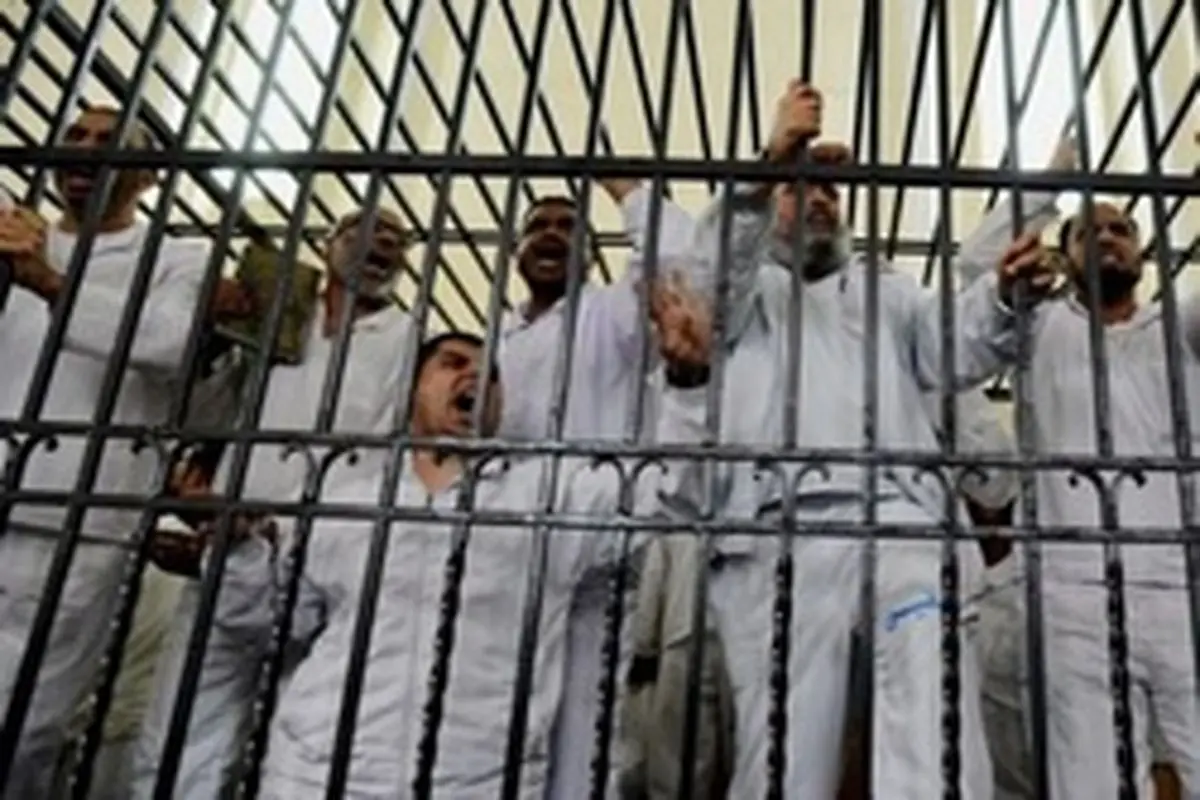 ۲۷ مجروح بر اثر واژگونی خودروی حامل زندانیان مصری