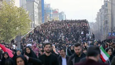 روایت خبرنگار نیویورک تایمز از حضور گسترده مردم در مراسم تشییع