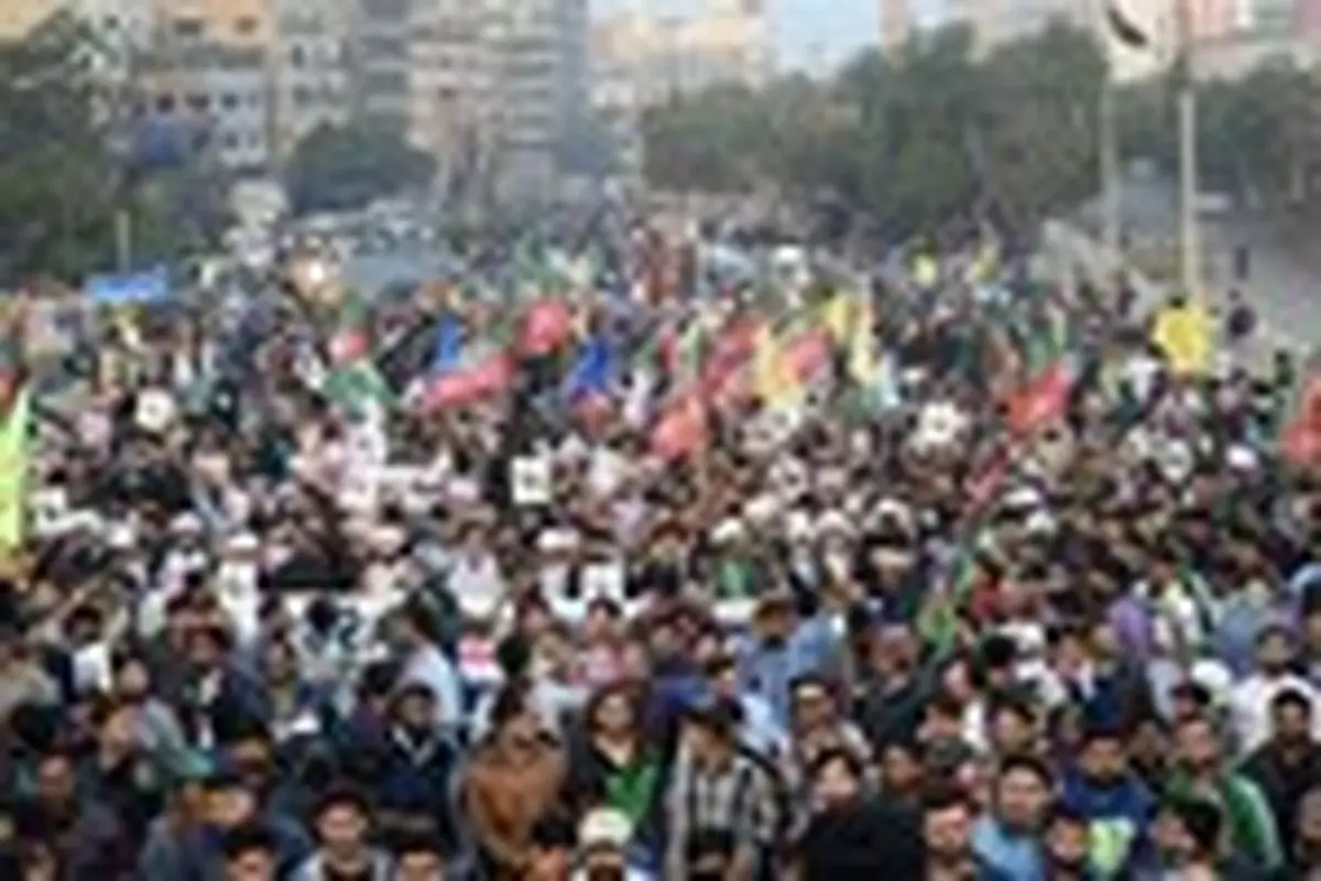 تجمع مردم پاکستان مقابل کنسولگری آمریکا در کراچی