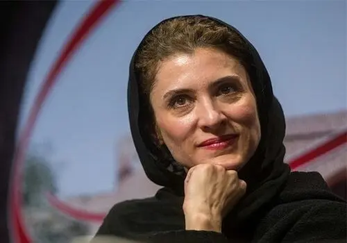ویدیوی غافلگیرکننده از کارگری ویشکا آسایش در یک رستوران خارجی | گریه ها و فریادهای خانم بازیگر