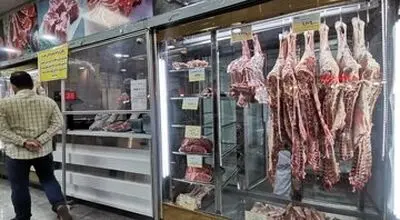 گوشت از سفره کارگران دورتر شد؛ یک کیلو گوشت چقدر از حقوق را می‌بلعد؟