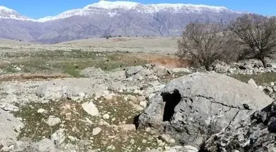 کشف کتیبه باستانی «نبرد پهلوان و مار» در کوه‌های خوزستان! +عکس
