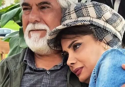 قاب عاشقانه عاطفه رضوی و همسرش با استایلی شاد و بهاری