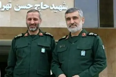 پیام خانواده شهید حاجی‌زاده به فرمانده جدید هوافضای سپاه؛ انگشتر جدید به سردار موسوی اهدا شد
