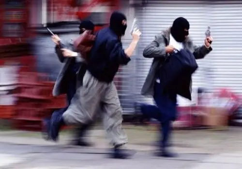 سرقت مسلحانه دو روز بعد از آزادی از زندان + فیلم