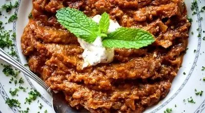 طرز تهیه میرزا قاسمی؛ غذای محلی با عطر و اصالت گیلانی


