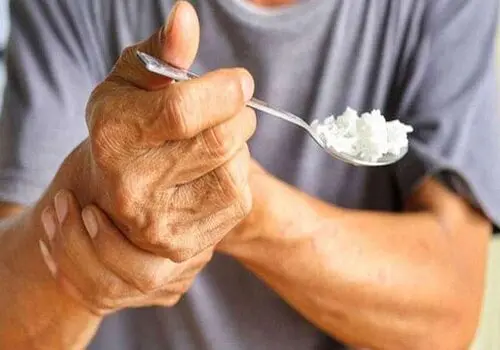۵ نشانه اولیه پارکینسون که نباید فقط به لرزش دست خلاصه شوند