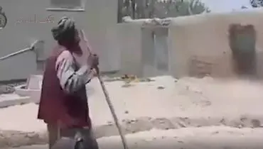 حمله افغان ها به خانه های پاکستانی‌های مقیم افغانستان + فیلم
