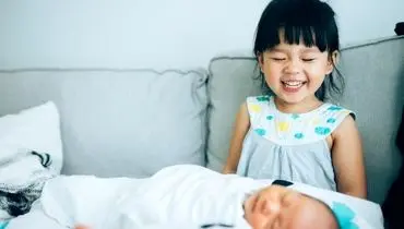 7 روش کاربردی آماده کردن کودکان برای خواهر یا برادر جدید
