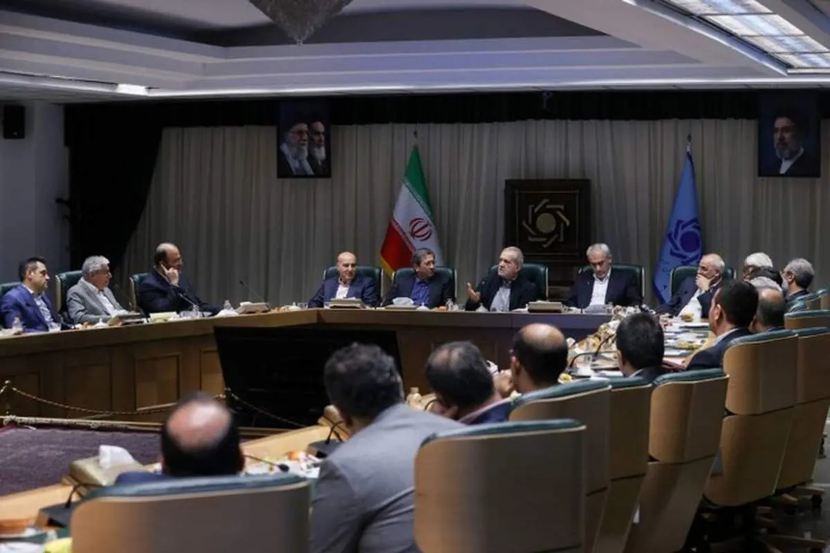 پزشکیان: آمریکا همان‌طور که در جنگ نتوانست کاری از پیش ببرد با فشار اقتصادی نیز نمیتواند