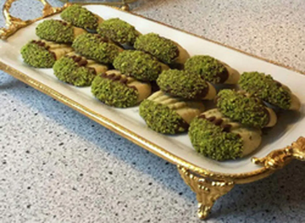 شیرینی چنگالی پسته‌ای برای کودکان