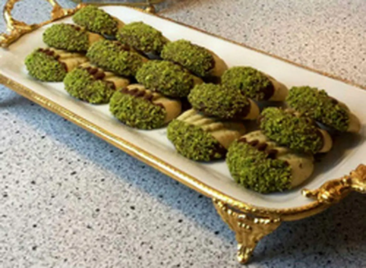 شیرینی چنگالی پسته‌ای برای کودکان
