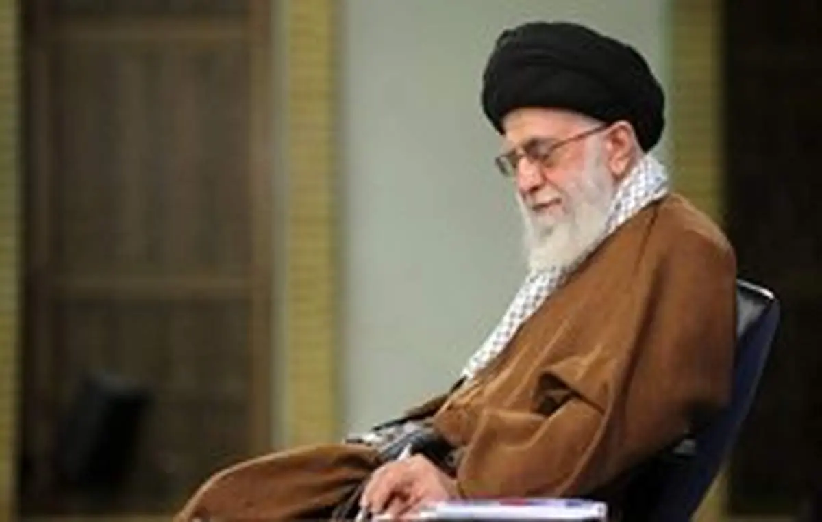 پیام رهبر انقلاب به آیت الله سیستانی در پی عارضه جسمانی ایشان