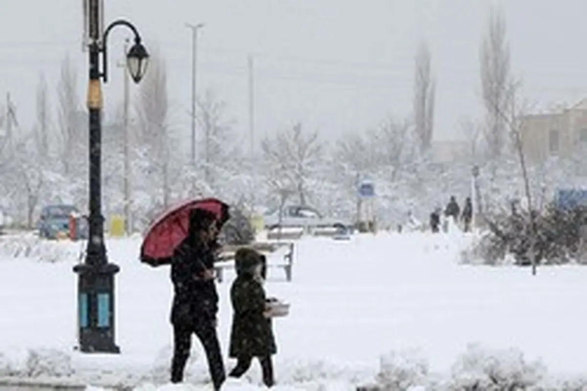 برف مدارس تبریز را هم تعطیل کرد