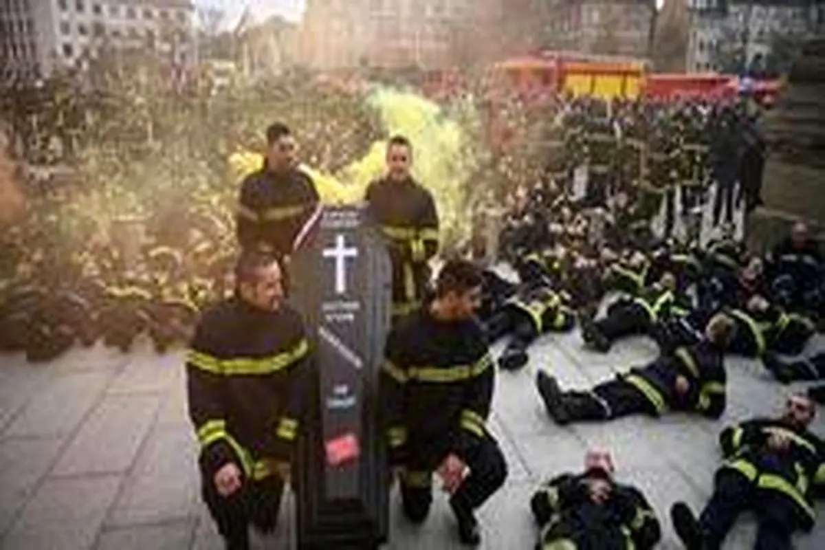 تظاهرات یک هزار آتش‌نشان فرانسوی در استراسبورگ