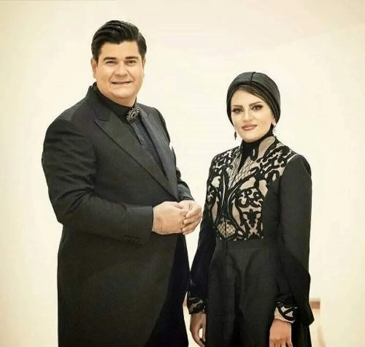 سالار عقیلی در کنار همسرش