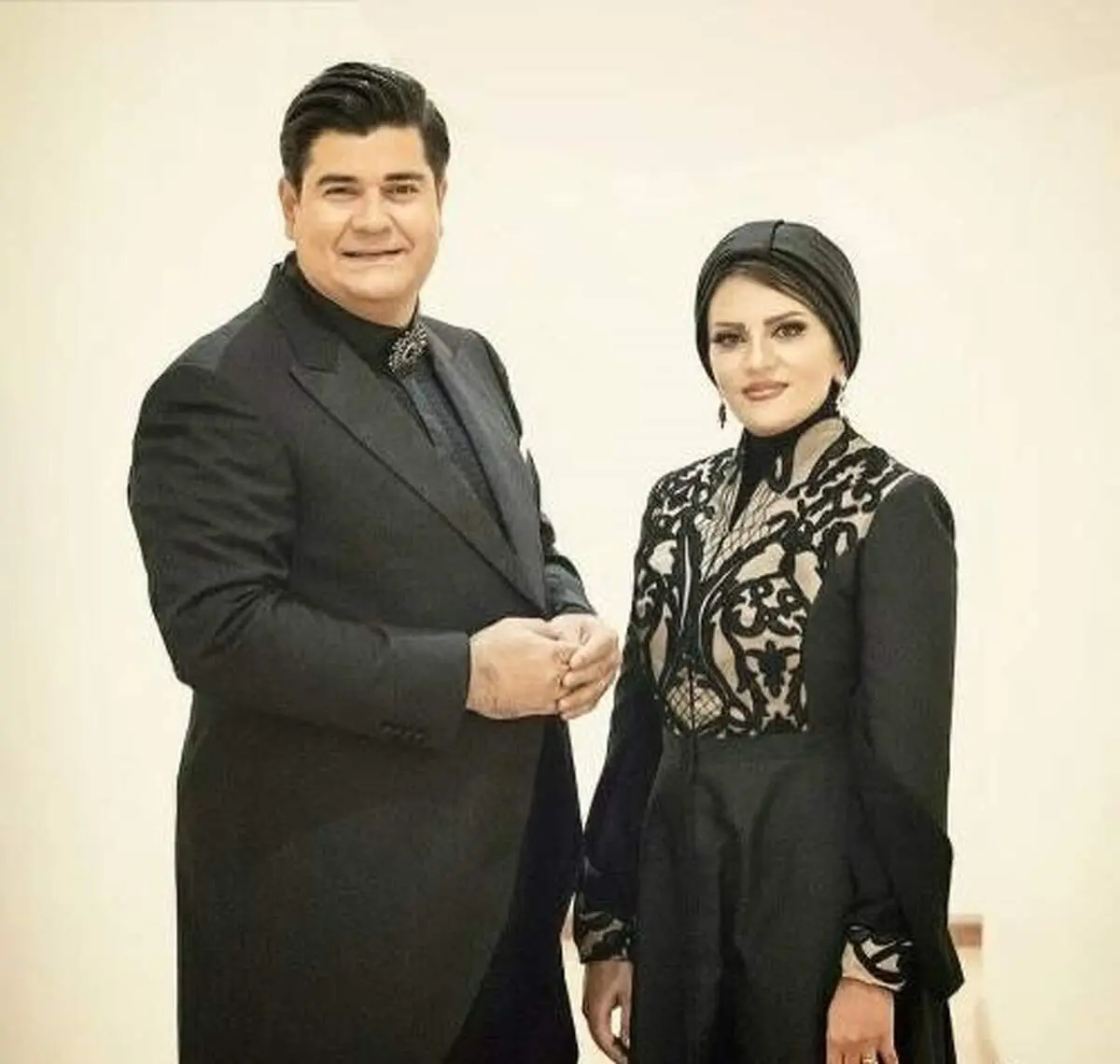 سالار عقیلی در کنار همسرش